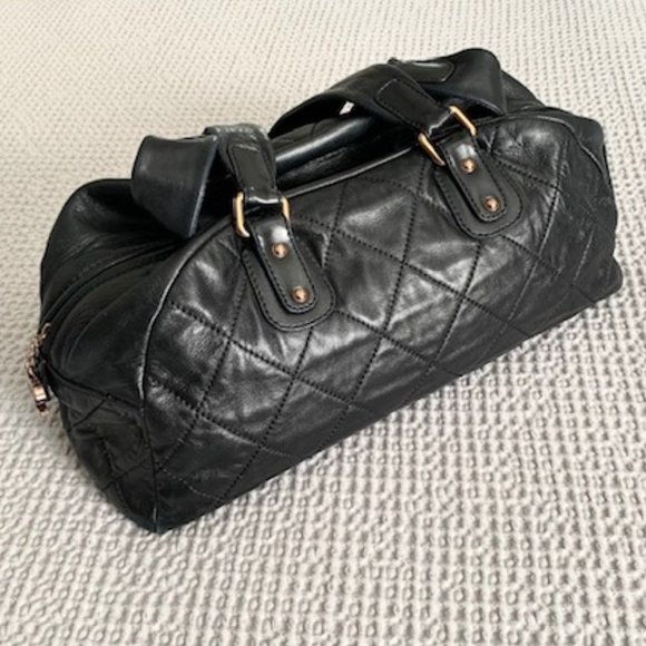 CHANEL Handbags - CHANEL Vintage Lambskin Bag